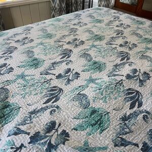 Vintage King coverlet ocean themed under the sea
